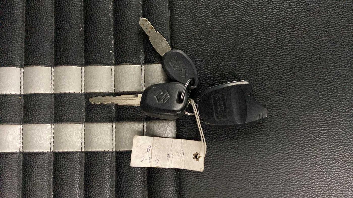 2019 Maruti Swift LXI, Petrol, Manual, 21,026 km, Key Close Up
