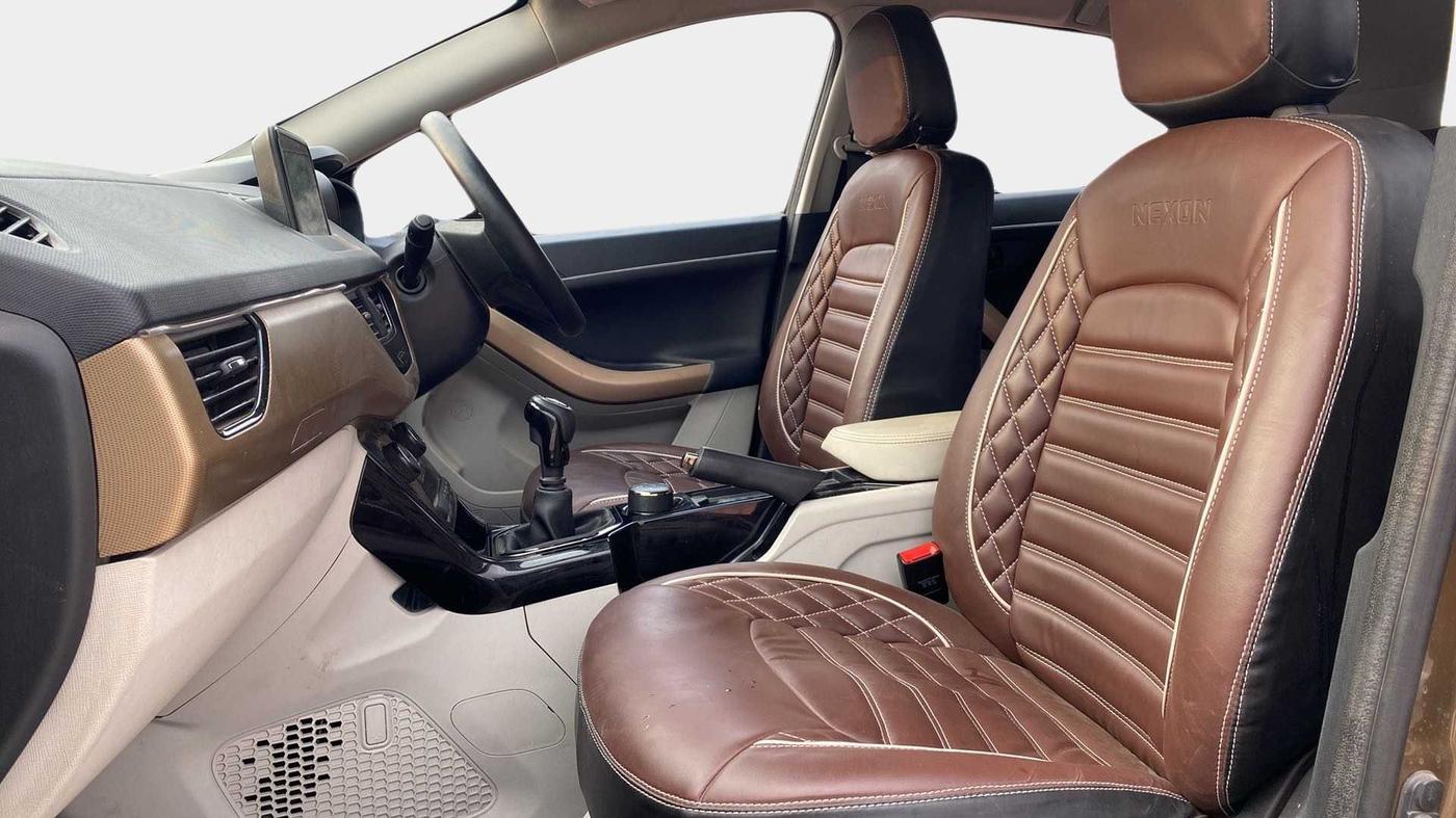 2022 Tata NEXON XZ PLUS (PREMIUM) PETROL JET, Petrol, Manual, 11,859 km, Right Side Front Door Cabin