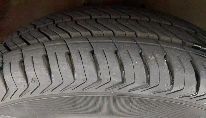 2017 Maruti Celerio VXI, Petrol, Manual, 58,539 km, Right Front Tyre Tread