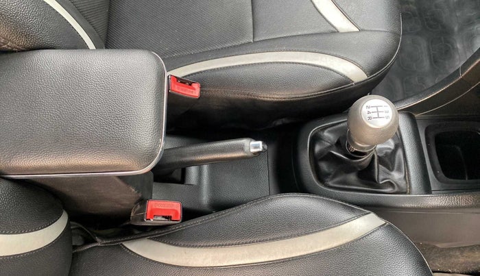 2014 Maruti Swift VXI, Petrol, Manual, 58,203 km, Gear Lever