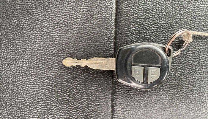 2013 Maruti Swift VXI, Petrol, Manual, 31,298 km, Key Close Up