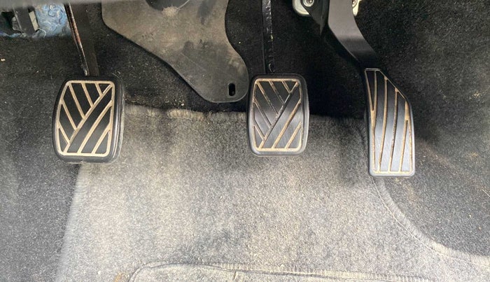 2013 Maruti Swift VXI, Petrol, Manual, 31,298 km, Pedals