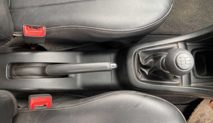 2013 Maruti Swift VXI, Petrol, Manual, 31,298 km, Gear Lever