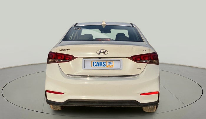 2018 Hyundai Verna 1.6 VTVT SX O, Petrol, Manual, 98,919 km, Back/Rear