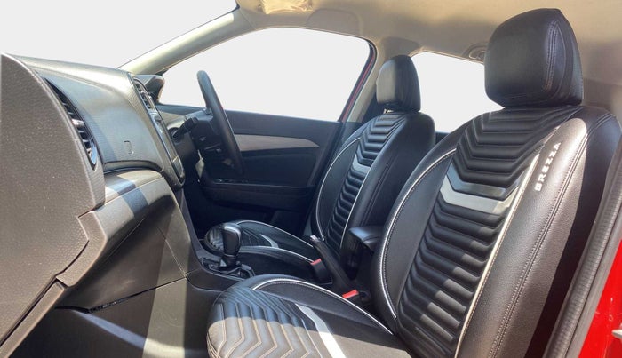 2018 Maruti Vitara Brezza ZDI PLUS AT DUAL TONE, Diesel, Automatic, 33,681 km, Right Side Front Door Cabin
