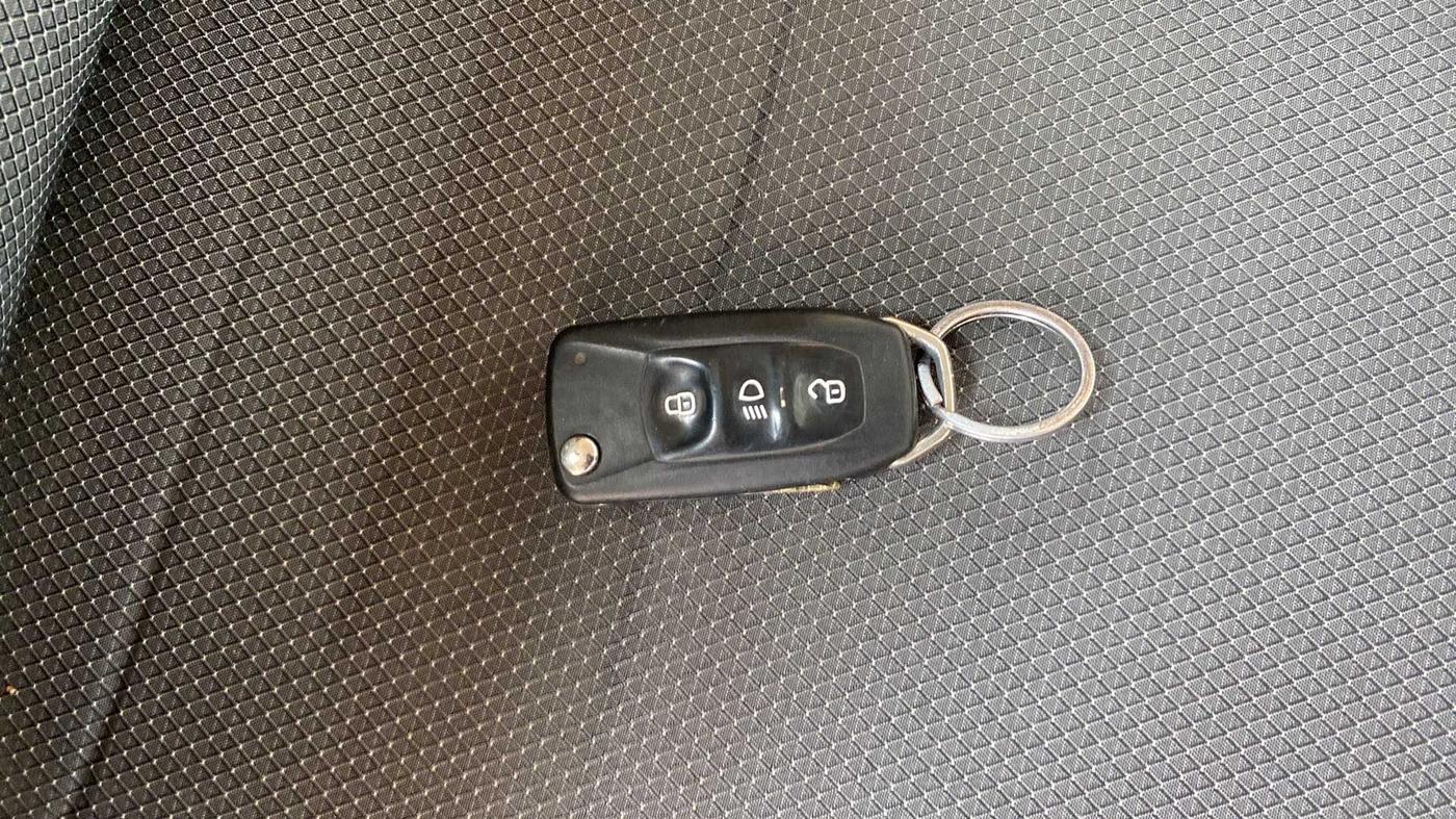 2017 Tata Tiago XT PETROL, Petrol, Manual, 43,937 km, Key Close Up