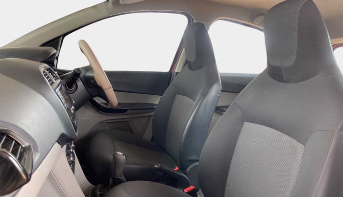 2017 Tata Tiago XT PETROL, Petrol, Manual, 43,937 km, Right Side Front Door Cabin