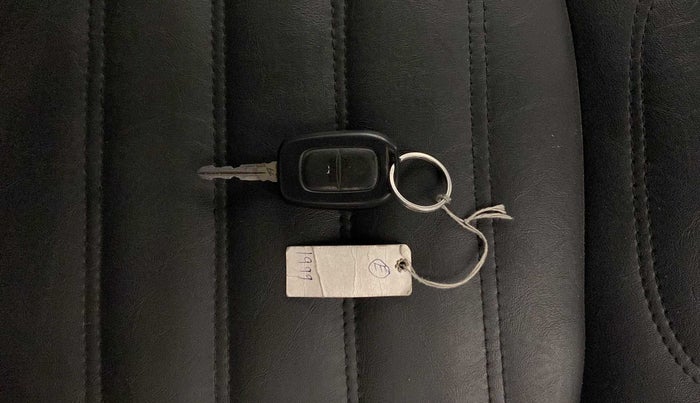 2019 Renault Duster RXE PETROL, Petrol, Manual, 39,254 km, Key Close Up
