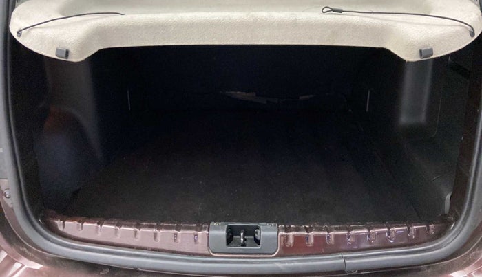 2019 Renault Duster RXE PETROL, Petrol, Manual, 39,254 km, Boot Inside