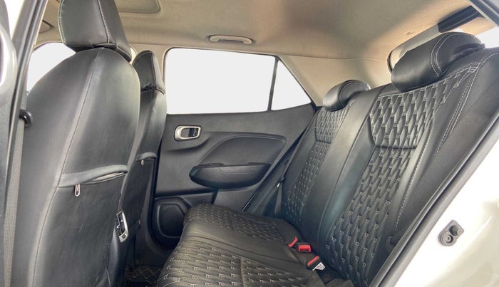 2022 Hyundai VENUE SX PLUS 1.0 TURBO DCT, Petrol, Automatic, 36,582 km, Right Side Rear Door Cabin