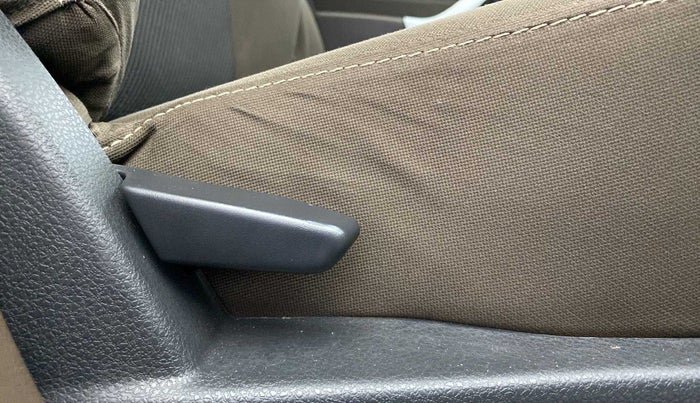 2016 Renault Duster 110 PS RXL 4X2 AMT, Diesel, Automatic, 61,665 km, Driver Side Adjustment Panel