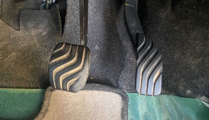 2017 Renault Kwid RXT 1.0 AMT (O), Petrol, Automatic, 15,452 km, Pedals