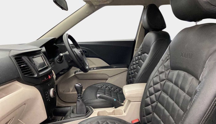 2019 Mahindra XUV300 W4 1.2 PETROL, Petrol, Manual, 20,234 km, Right Side Front Door Cabin