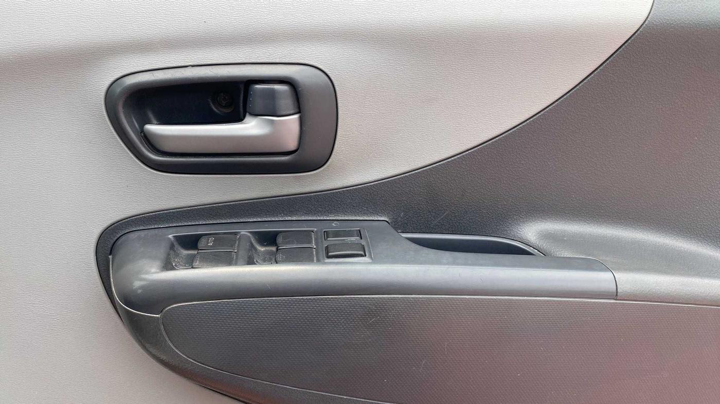 2010 Maruti A Star VXI, Petrol, Manual, 46,984 km, Driver Side Door Panels Control