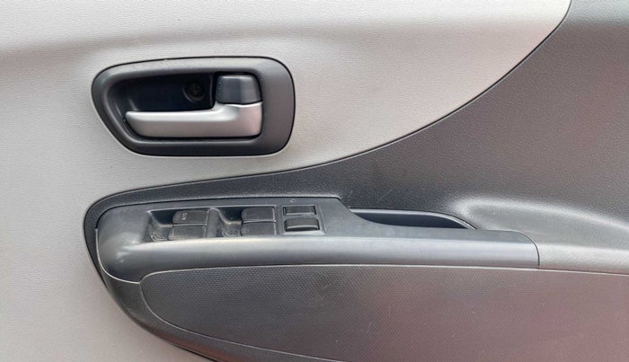 2010 Maruti A Star VXI, Petrol, Manual, 46,984 km, Driver Side Door Panels Control