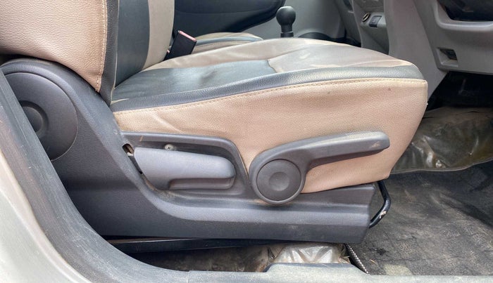 2010 Maruti A Star VXI, Petrol, Manual, 46,984 km, Driver Side Adjustment Panel