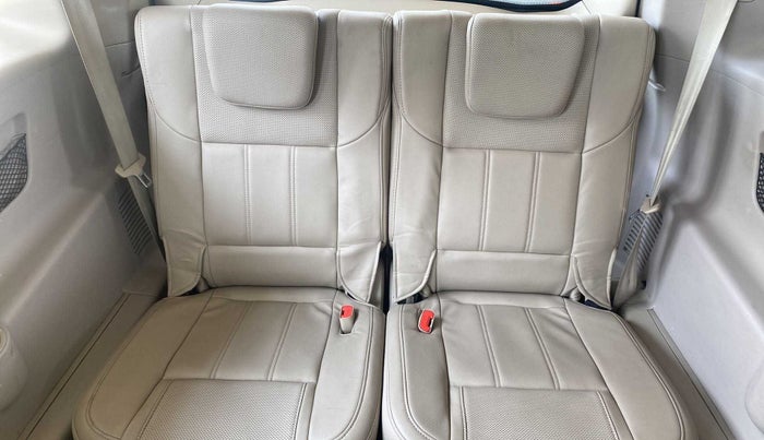 2017 Mahindra XUV500 W10 AT, Diesel, Automatic, 24,950 km, Third Seat Row ( optional )