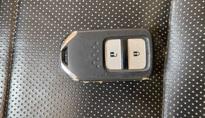 2018 Honda Jazz 1.2L I-VTEC VX CVT, Petrol, Automatic, 43,878 km, Key Close Up