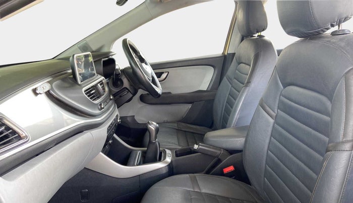 2020 Tata ALTROZ XZ PETROL, Petrol, Manual, 33,898 km, Right Side Front Door Cabin