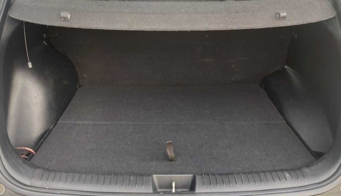 2018 Hyundai Creta SX (O) 1.6 DIESEL, Diesel, Manual, 75,608 km, Boot Inside
