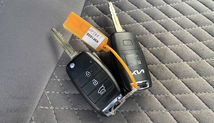 2022 KIA SELTOS HTE 1.5 PETROL, Petrol, Manual, 11,656 km, Key Close Up