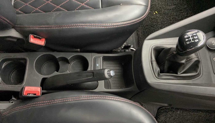 2020 Ford FREESTYLE TITANIUM 1.2 PETROL, Petrol, Manual, 33,888 km, Gear Lever