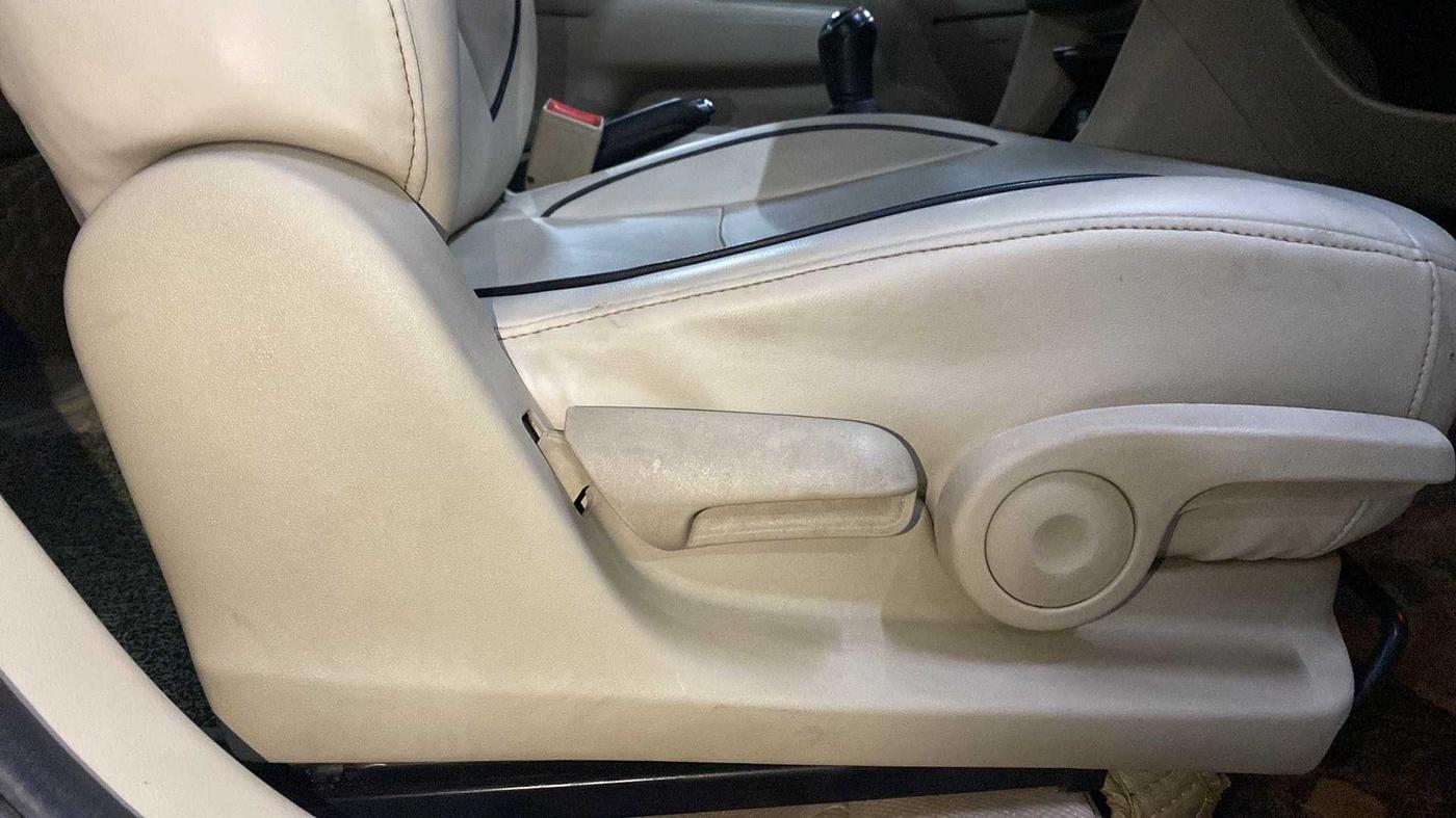 2018 Maruti Ciaz ALPHA DIESEL 1.3, Diesel, Manual, 1,13,475 km, Driver Side Adjustment Panel