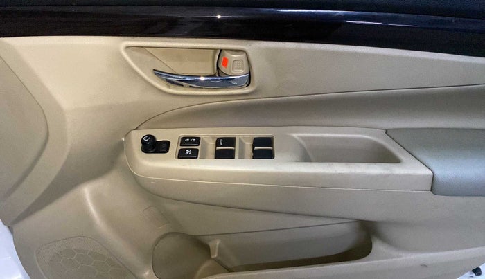 2018 Maruti Ciaz ALPHA DIESEL 1.3, Diesel, Manual, 1,13,475 km, Driver Side Door Panels Control