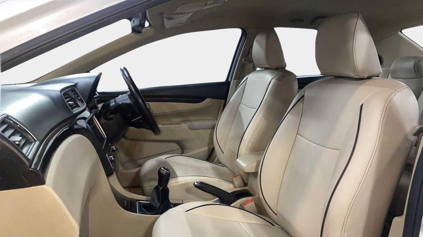 2018 Maruti Ciaz ALPHA DIESEL 1.3, Diesel, Manual, 1,13,475 km, Right Side Front Door Cabin
