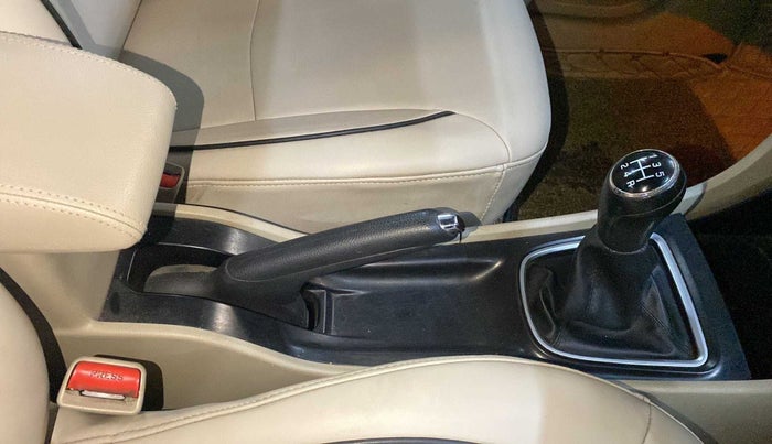 2018 Maruti Ciaz ALPHA DIESEL 1.3, Diesel, Manual, 1,13,475 km, Gear Lever