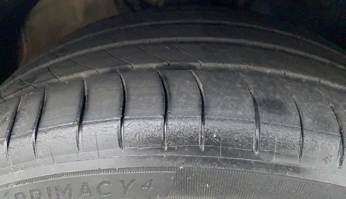 2018 Volkswagen Vento HIGHLINE PLUS 1.5 AT 16 ALLOY, Diesel, Automatic, 81,384 km, Right Front Tyre Tread