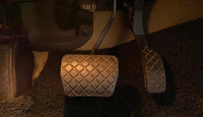 2018 Volkswagen Vento HIGHLINE PLUS 1.5 AT 16 ALLOY, Diesel, Automatic, 81,384 km, Pedals