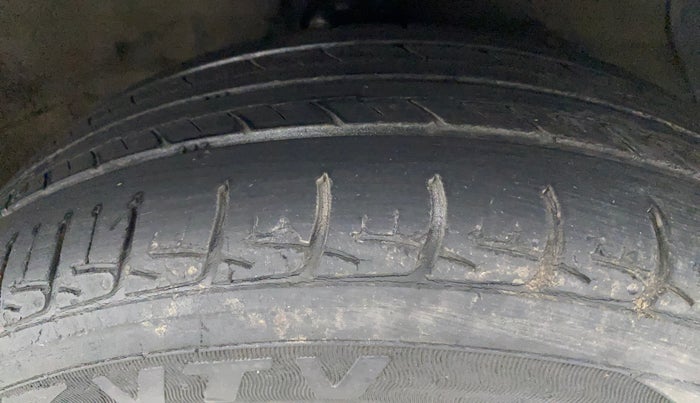 2013 Hyundai Grand i10 SPORTZ 1.2 KAPPA VTVT, Petrol, Manual, 67,043 km, Right Front Tyre Tread