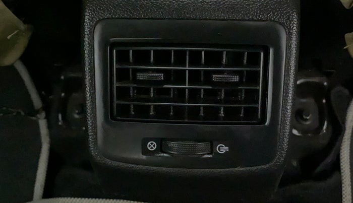 2013 Hyundai Grand i10 SPORTZ 1.2 KAPPA VTVT, Petrol, Manual, 67,043 km, Rear AC Vents