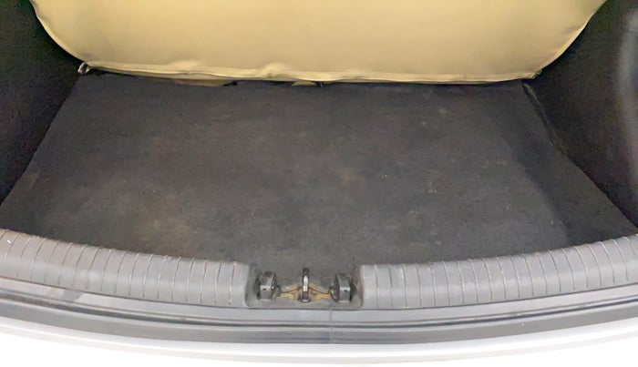 2013 Hyundai Grand i10 SPORTZ 1.2 KAPPA VTVT, Petrol, Manual, 67,043 km, Boot Inside