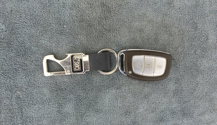 2013 Hyundai Grand i10 SPORTZ 1.2 KAPPA VTVT, Petrol, Manual, 67,043 km, Key Close Up