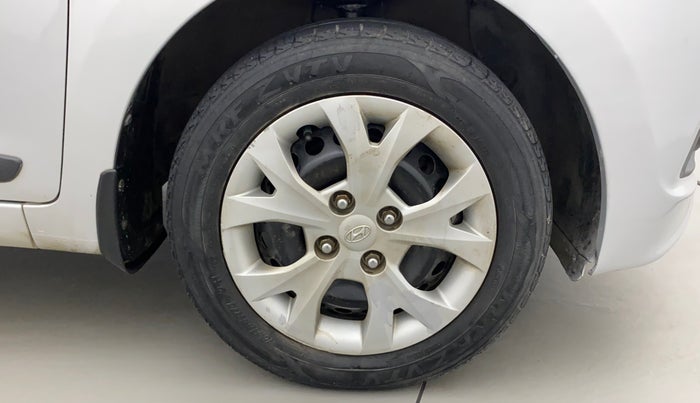 2013 Hyundai Grand i10 SPORTZ 1.2 KAPPA VTVT, Petrol, Manual, 67,043 km, Right Front Wheel