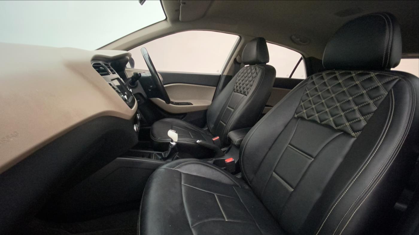2019 Hyundai Elite i20 ASTA 1.2 (O), Petrol, Manual, 73,558 km, Right Side Front Door Cabin