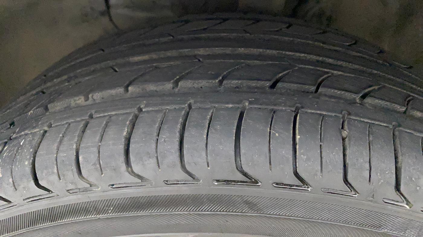 2019 Hyundai Elite i20 ASTA 1.2 (O), Petrol, Manual, 73,558 km, Left Front Tyre Tread