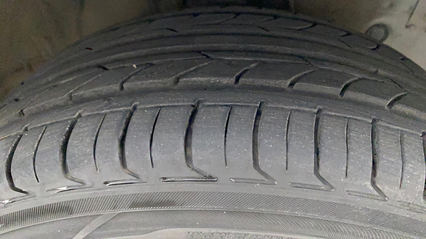 2019 Hyundai Elite i20 ASTA 1.2 (O), Petrol, Manual, 73,558 km, Right Front Tyre Tread