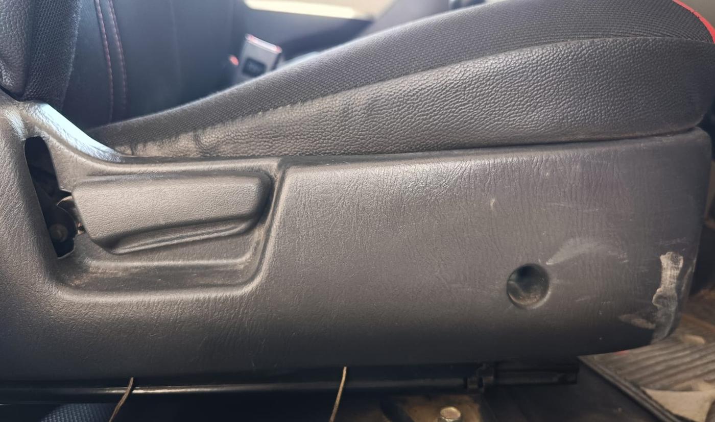 2018 Maruti Alto K10 VXI, CNG, Manual, 1,02,904 km, Driver Side Adjustment Panel