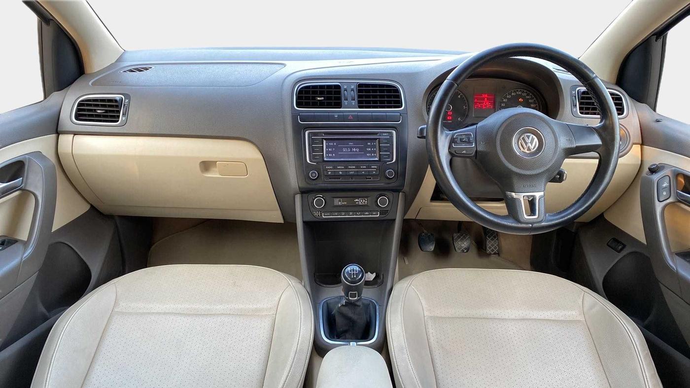 2014 Volkswagen Vento HIGHLINE DIESEL 1.6, CNG, Manual, 1,15,059 km, Dashboard
