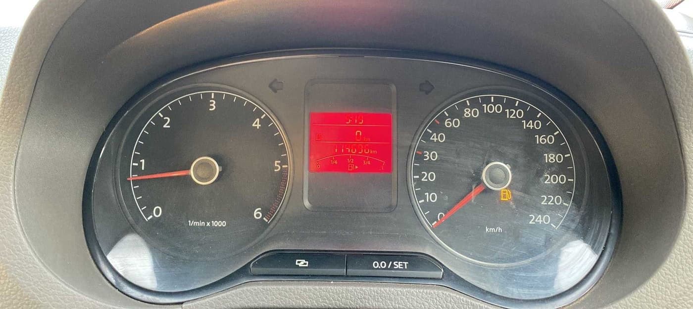 2014 Volkswagen Vento HIGHLINE DIESEL 1.6, CNG, Manual, 1,15,059 km, Odometer Image