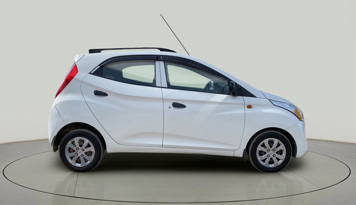2017 Hyundai Eon MAGNA +, CNG, Manual, 91,452 km, Right Side View