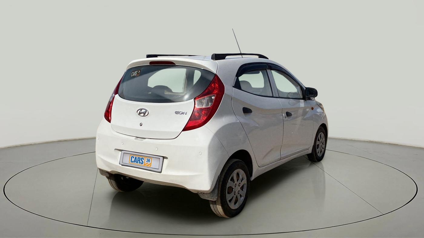 2017 Hyundai Eon MAGNA +, CNG, Manual, 91,452 km, Right Back Diagonal