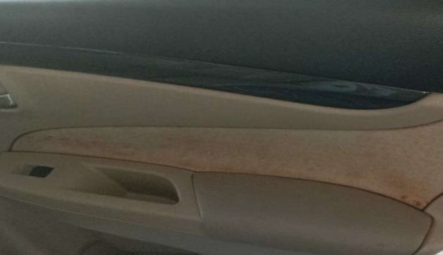 2015 Maruti Ciaz ZXI, Petrol, Manual, 90,272 km, Right rear door - Trim has minor damage