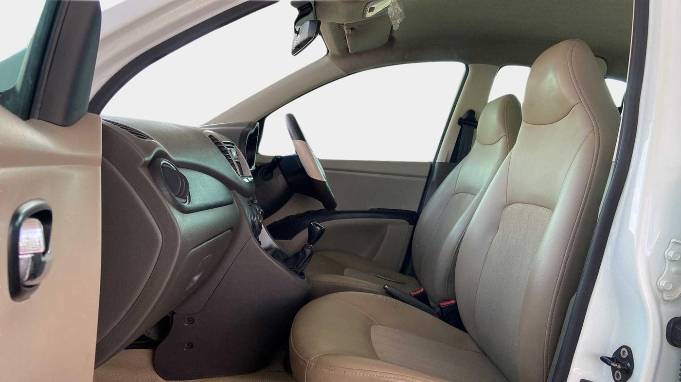 2013 Hyundai i10 MAGNA 1.2, Petrol, Manual, 1,07,076 km, Right Side Front Door Cabin