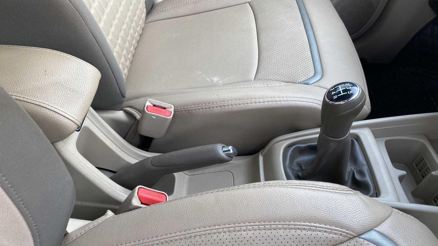 2022 Maruti Ertiga ZXI+ SHVS, Petrol, Manual, 38,881 km, Gear Lever