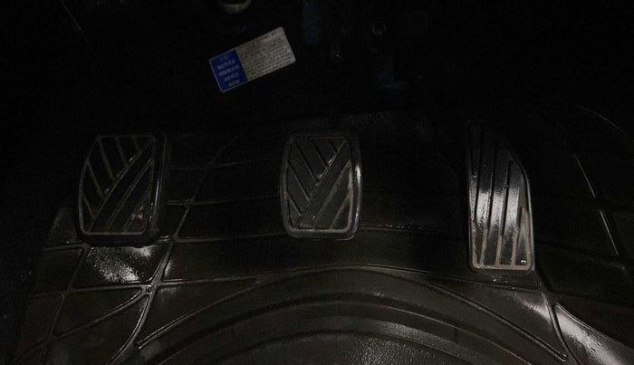 2018 Maruti Swift VXI, Petrol, Manual, 35,356 km, Pedals