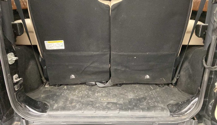 2021 Mahindra Thar LX PETROL HT 4WD AT, Petrol, Automatic, 29,941 km, Boot Inside